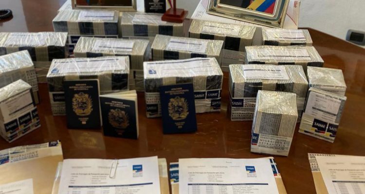 Entrega de pasaportes a venezolanos en Italia será el próximo sábado