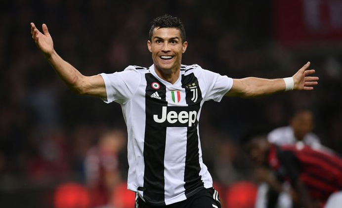 Sale a la luz documento de Cristiano Ronaldo que compromete a la Juventus