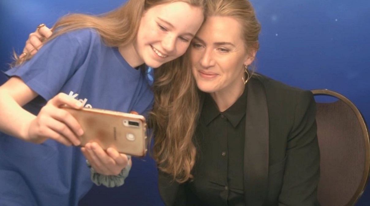 Kate Winslet se viraliza en las redes tras darle ánimos a una reportera en su primera entrevista