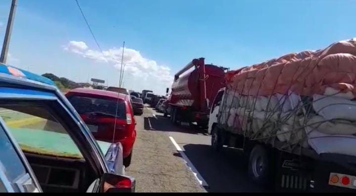 Paso vehicular por el puente sobre el Lago de Maracaibo se encuentra restringido (+Video)