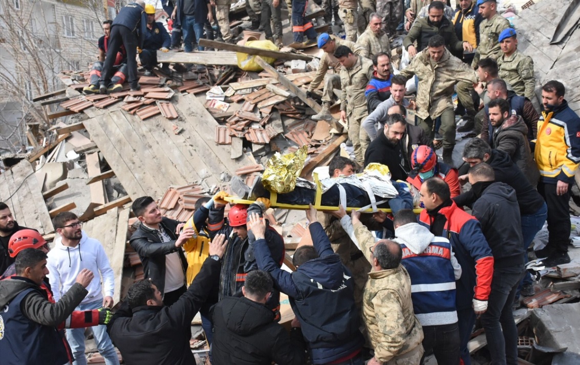 Nuevo terremoto en Turquía deja un muerto y casi 70 heridos (+Videos)