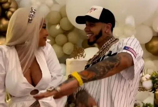 Anuel y Yailin revelan la primera foto de su hija Cattleya