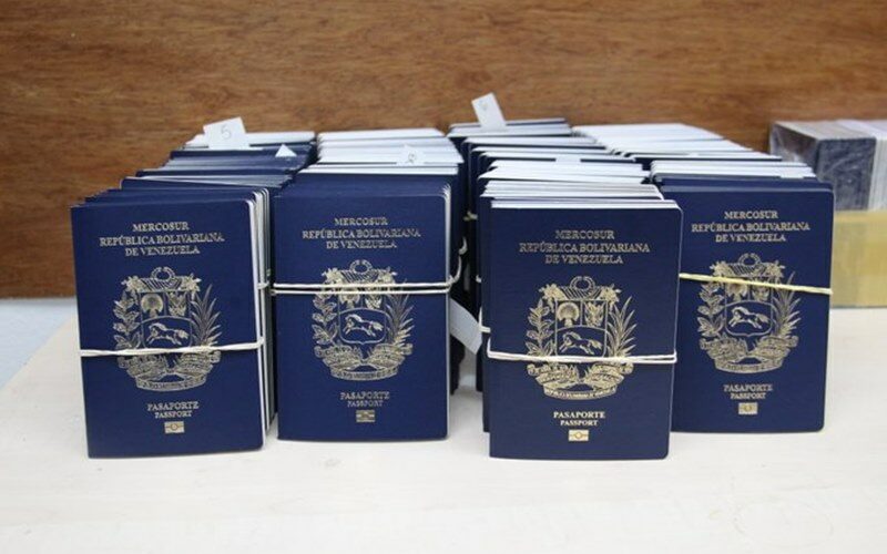 Saime imprimirá 25 mil pasaportes diarios