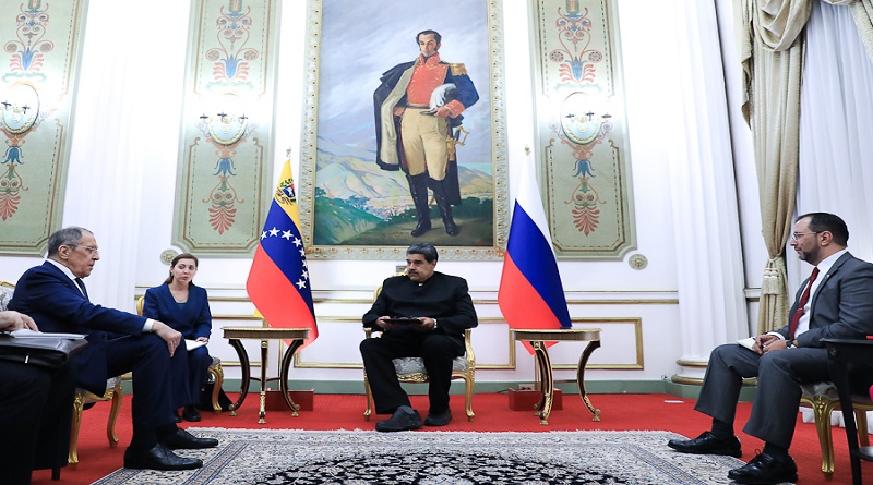 Maduro sostiene reunión de trabajo con Canciller de Rusia en Miraflores