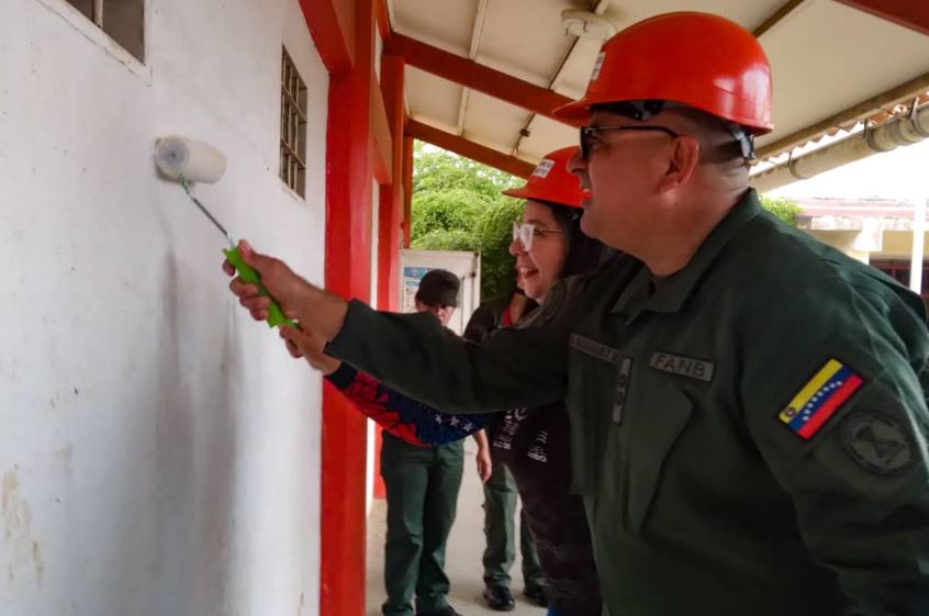 BRICOMILES inician trabajos de recuperación de la escuela Juana de Ávila en Maracaibo