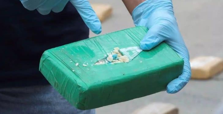 Detuvieron a cuatro dominicanos y un venezolano con 600 kilos de cocaína en el Caribe colombiano