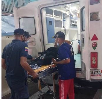 Arrollados oficial de Polimaracaibo y su esposa en la avenida 8 Santa Rita por conductor ebrio