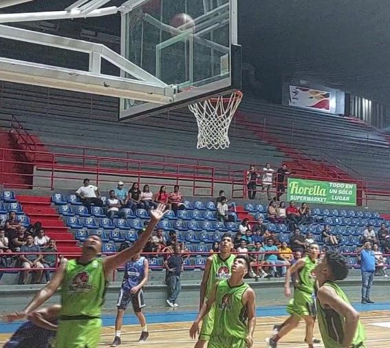 Mc Pollos y Gaiteros marchan firmes en el Zulia Basket Generation Next U23