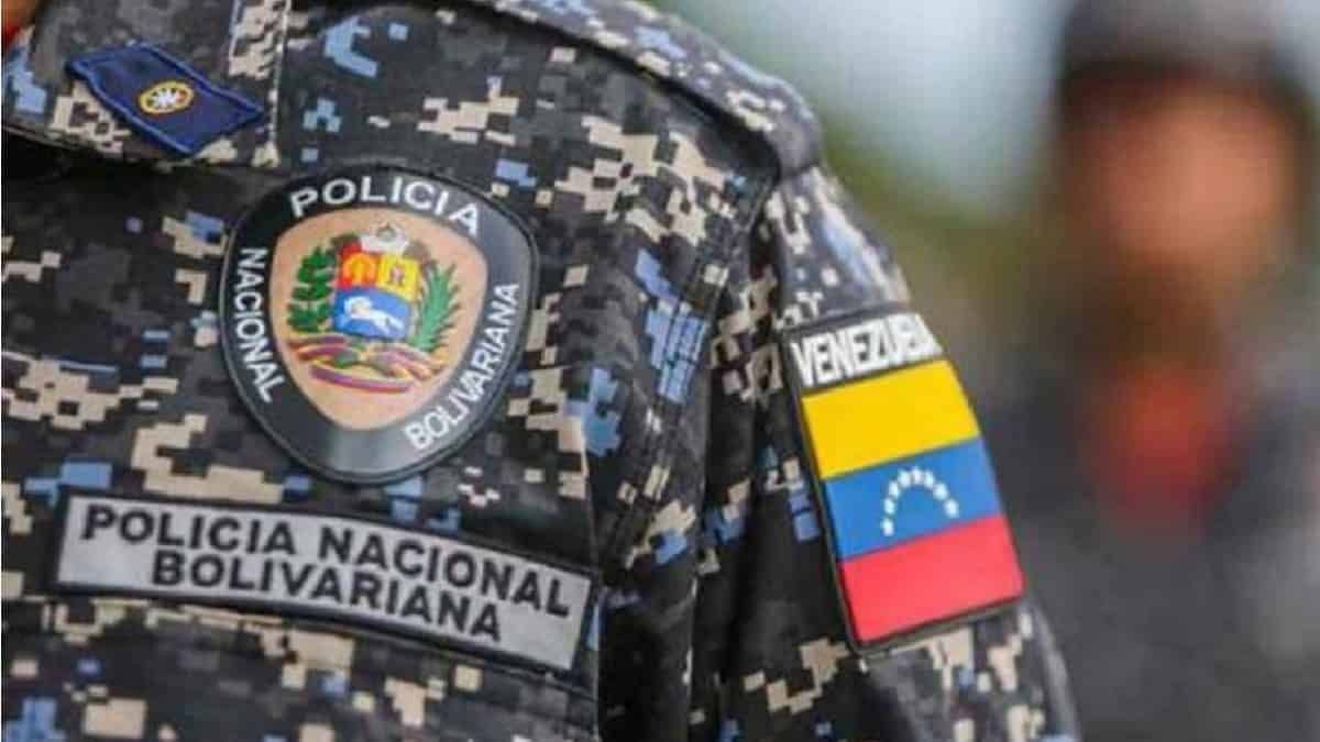 Anuncian bono especial de 50 dólares para los policías a través del sistema Patria