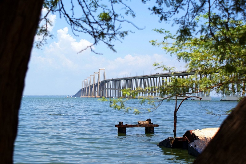 Puente sobre 