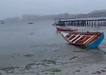 Embarcaciones en Margarita sufren daños por fuerte oleaje tras retroceso del mar(+Videos)