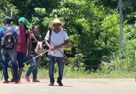 Difunden imágenes de yukpas armados con flechas mientras la GNB y PNB los dispersan en Machiques