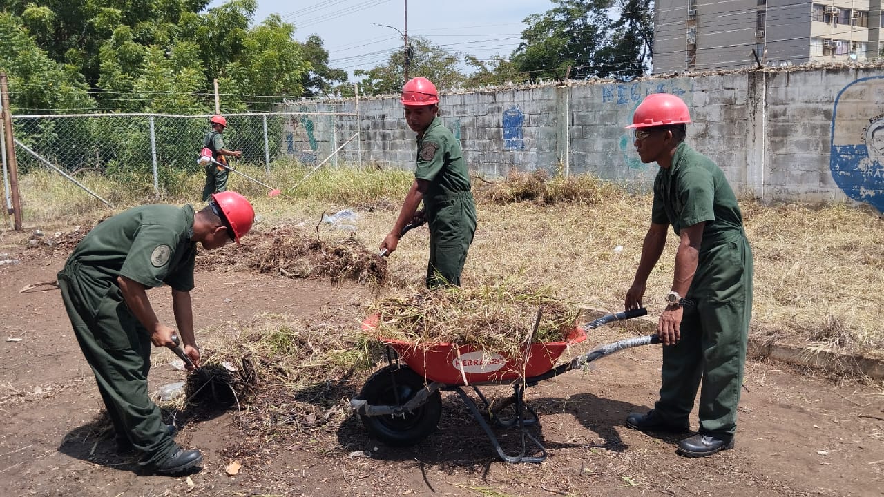 Plan Bricomiles: Más de 300 escuelas en el Zulia han sido saneadas: Hoy se iniciaron las jornadas en el Alejandro Fuenmayor