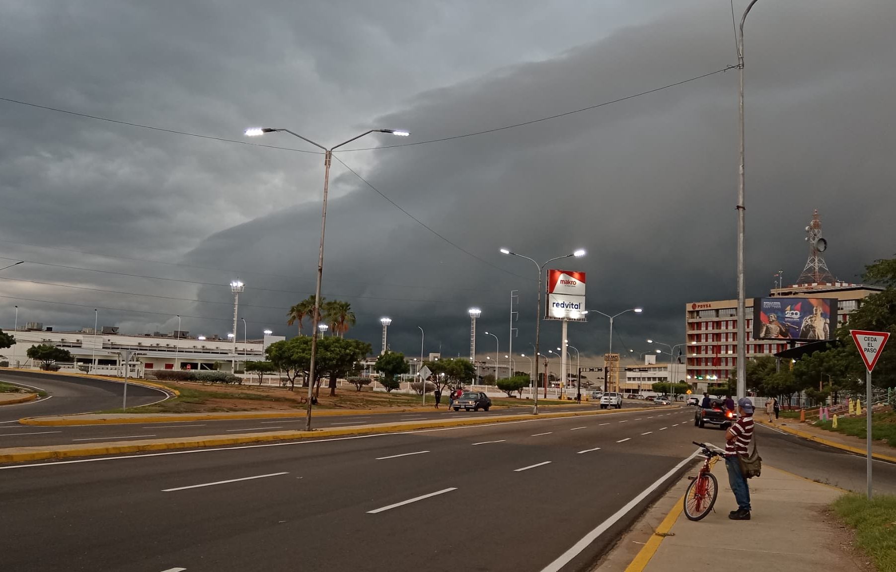 Desplazamiento de la onda tropical 45 sobre Venezuela originará más lluvias