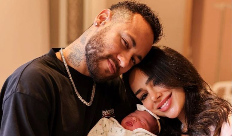 Neymar comparte fotos de su primera hija