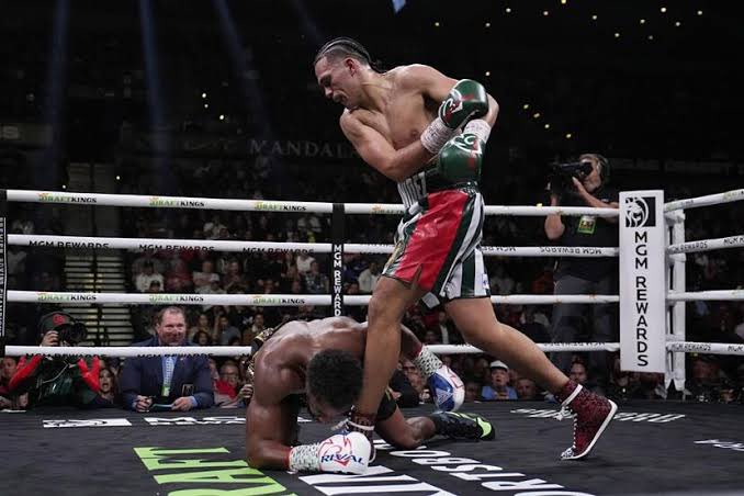 David Benavídez reta a Canelo Álvarez tras noquear a Demetrius Andrade (Video)