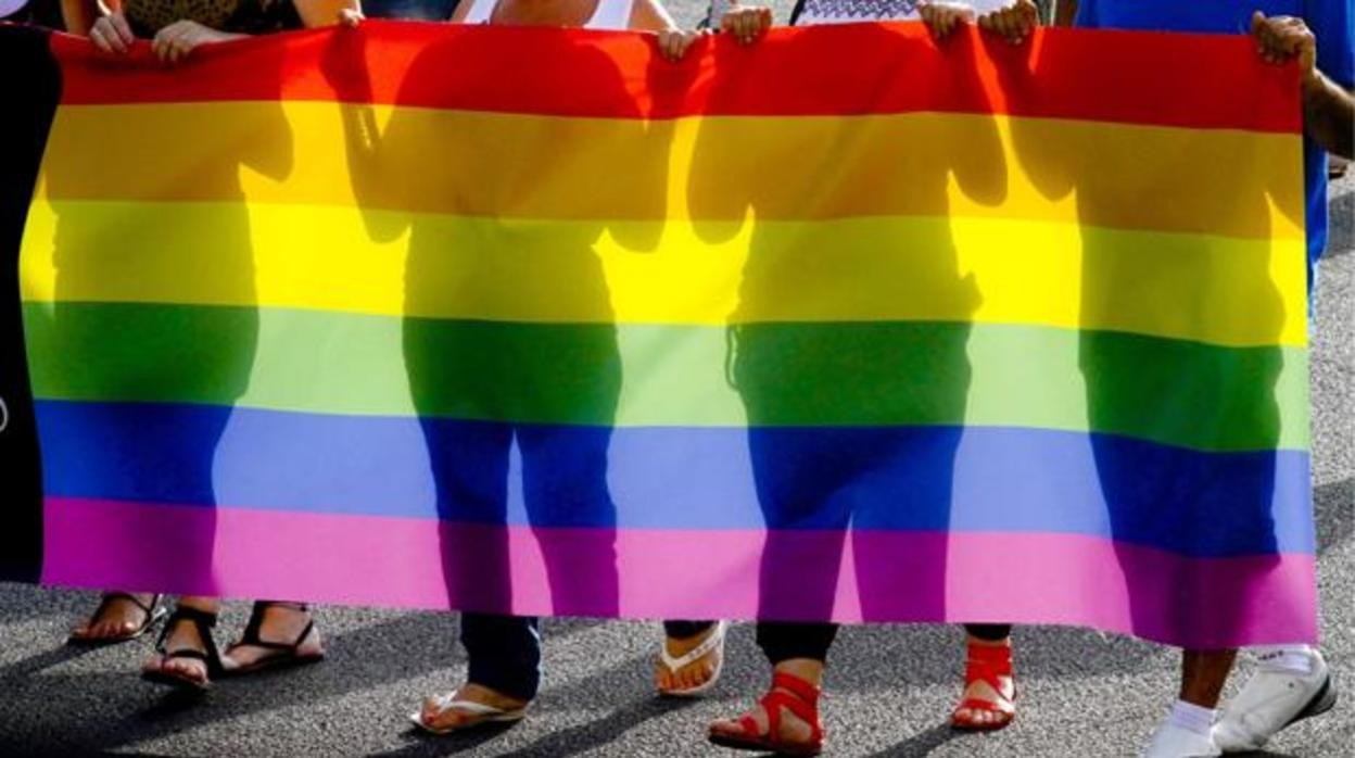 Gobierno de Perú aprobó decreto que cataloga a la transexualidad y el travestismo como trastorno mental