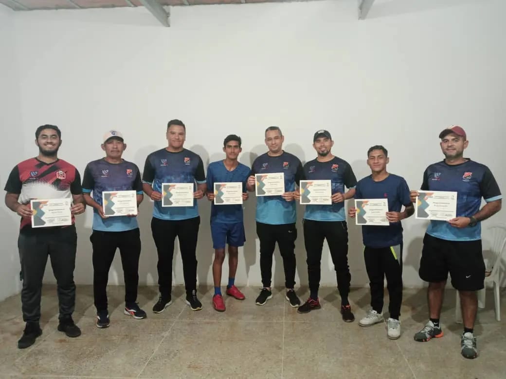 Entrenadores de Fútbol de San Francisco reciben taller de Preparación Física