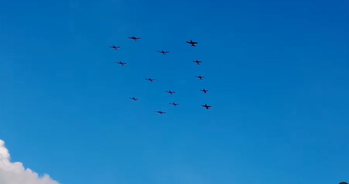 Aviación Militar Bolivariana hizo este dibujo desde las alturas (+video)