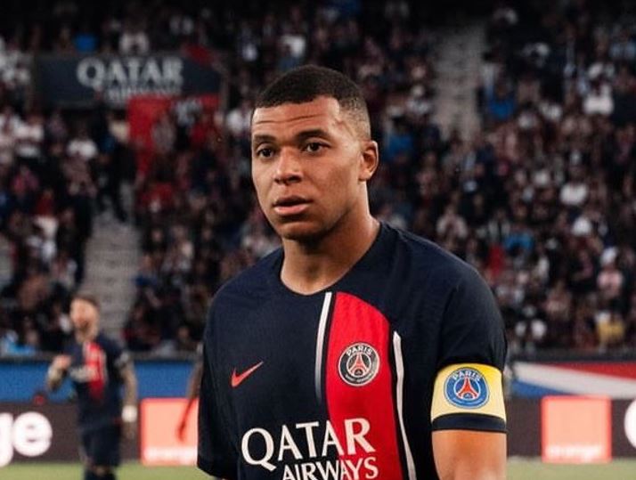 Diario Bild: Mbappé le habría comunicado al PSG no continuar