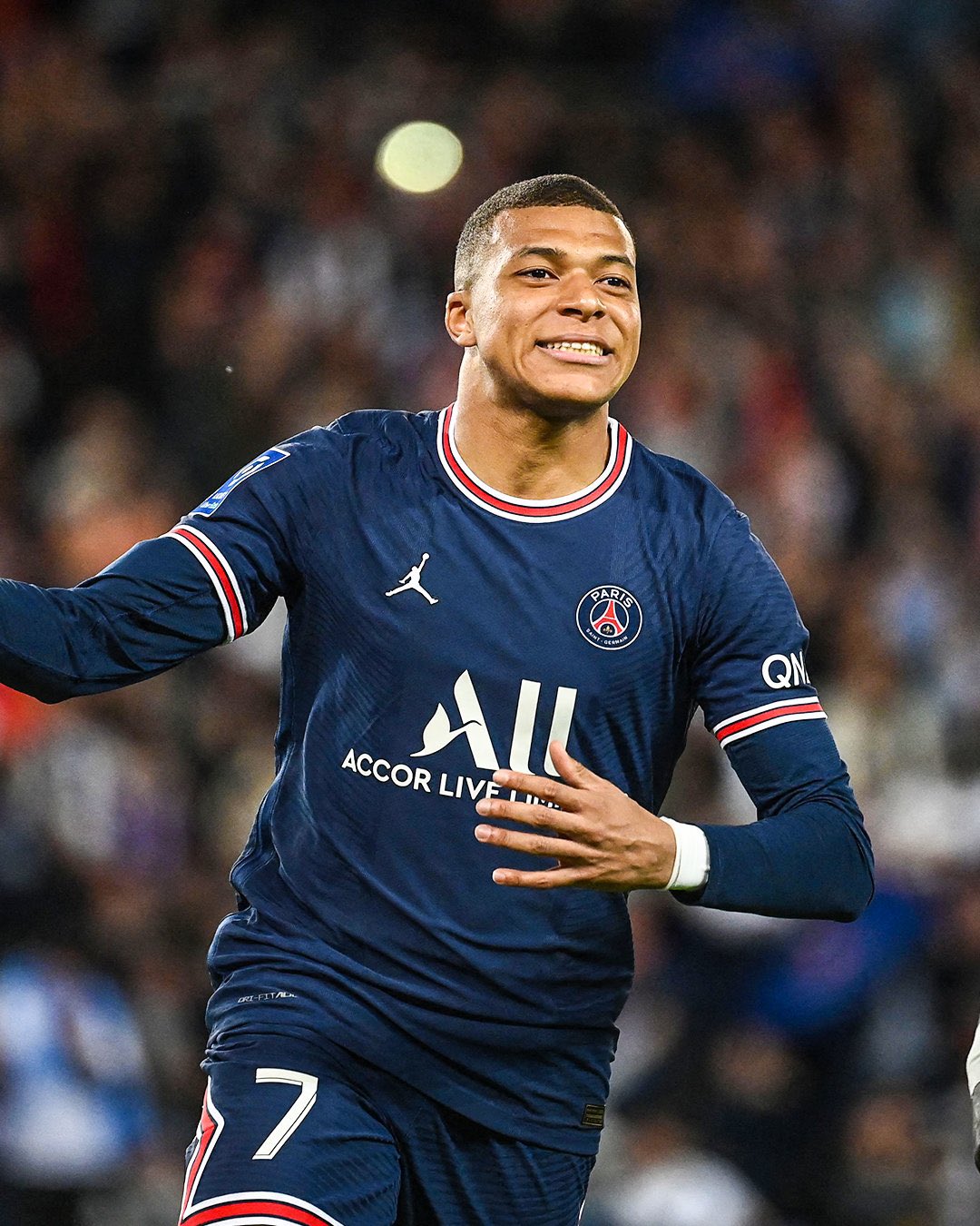 ¡OFICIAL! Kylian Mbappé le comunicó al presidente del PSG que se marcha del club