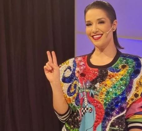 Daniela Alvarado es criticada en redes sociales por su vestuario en Premios Platino