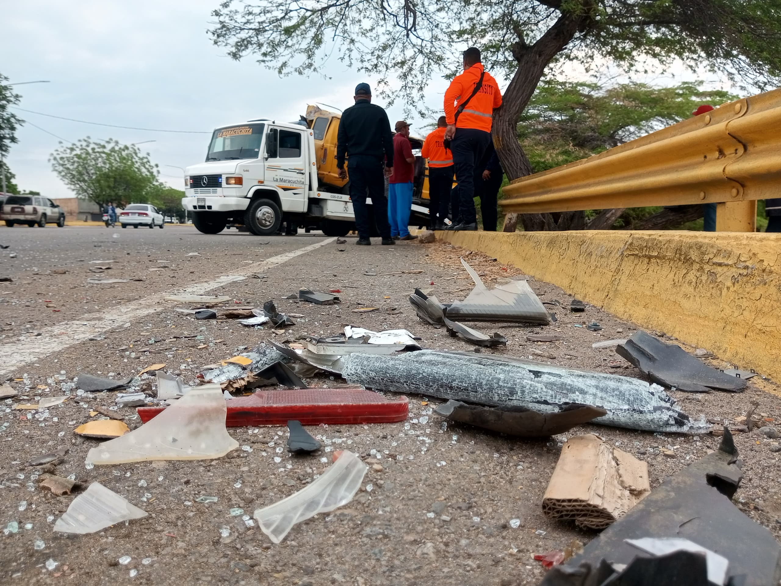 Herido de gravedad conductor y dos pasajeros lesionados en accidente de tránsito en la C-1 a la altura del distribuidor Juan Pablo II