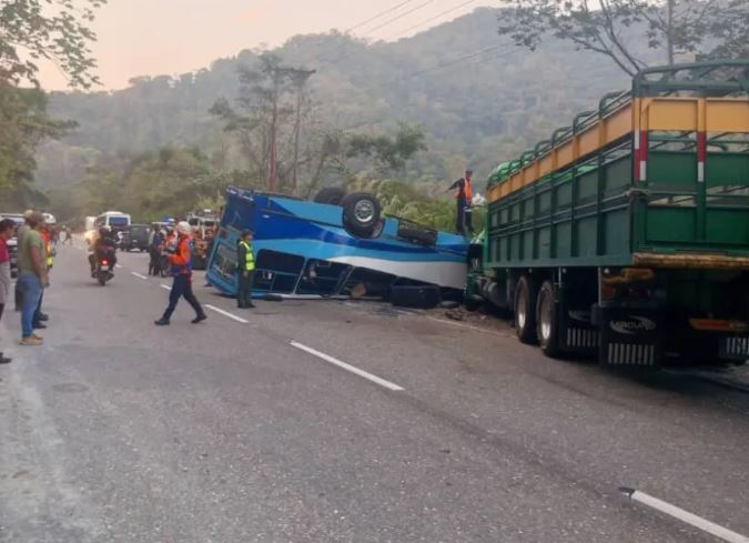 Ascienden a 12 los heridos en el choque entre autobús y gandola en la Troncal 5 de Táchira