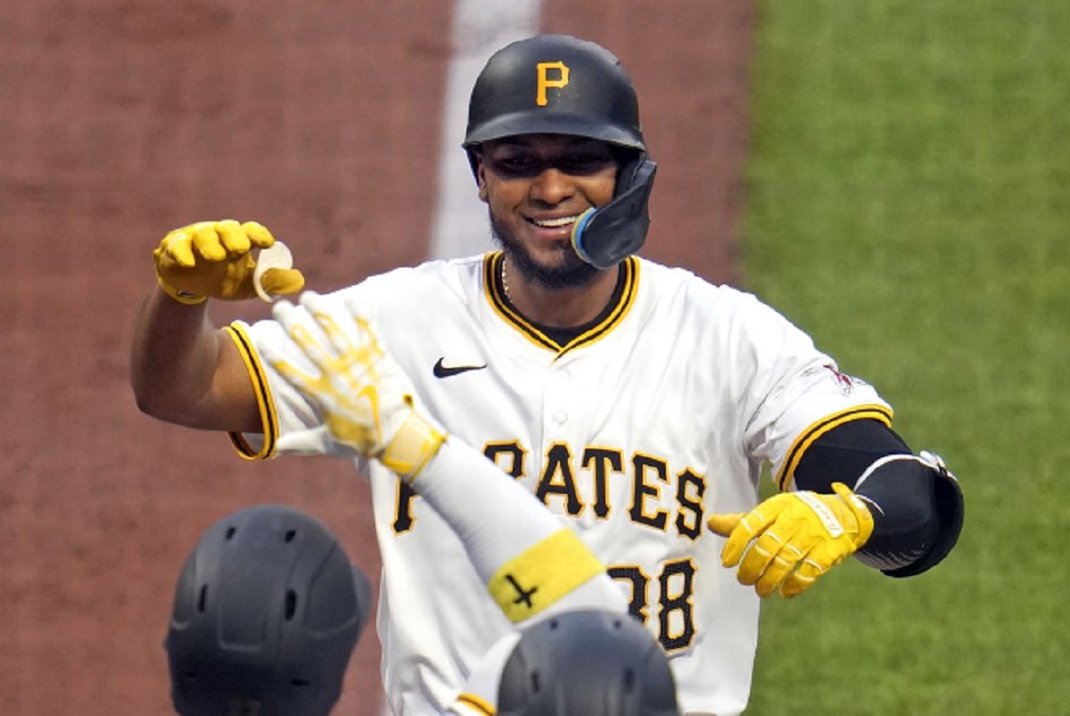 Edward Olivares conectó grand slam en triunfo de Piratas ante Angelinos