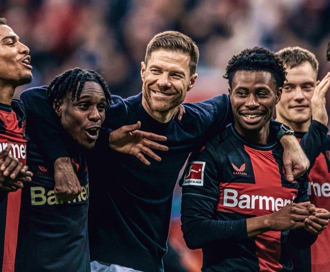 Bayer Leverkusen mantuvo el invicto sobre el final y va por el título de la Europa League