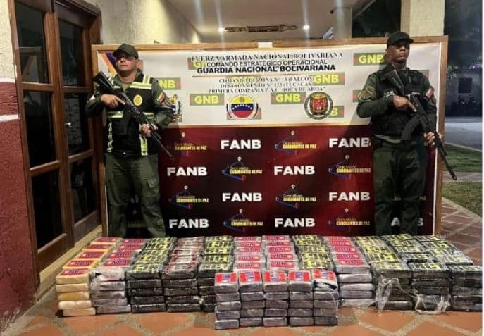 GNB detectó alijo de 325 panelas de cocaína en Falcón