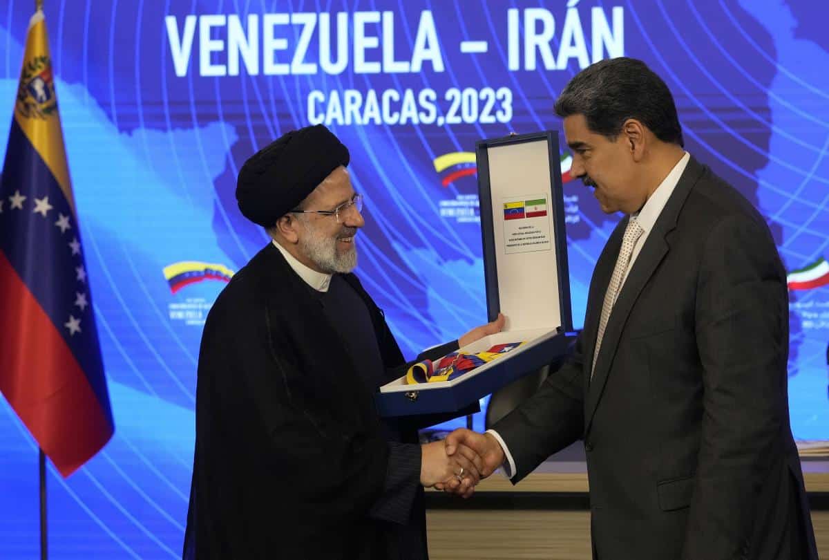 Maduro sigue de cerca los acontecimientos sobre el accidente aéreo del presidente iraní: Canciller Gil