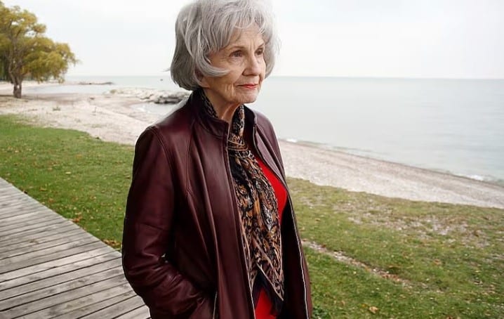 Falleció a los 92 años la escritora canadiense Alice Munro, premio Nobel de Literatura en 2013