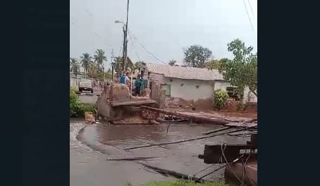 Ahora sí se cayó el puente que comunica los sectores Santa Rosa de Agua y Rincón de Mangle en la zona norte de Maracaibo