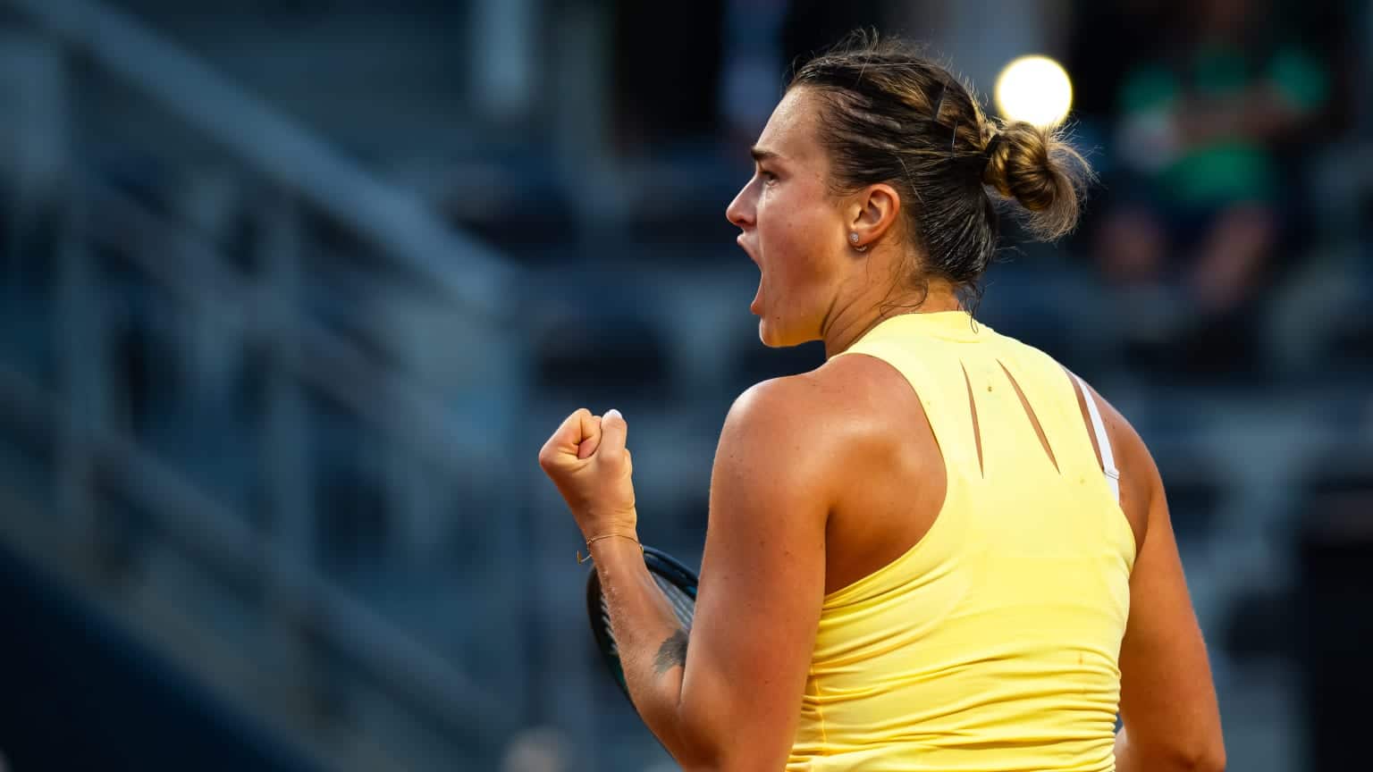 Aryna Sabalenka sobrevive y derrota a Elina Svitolina en Roma