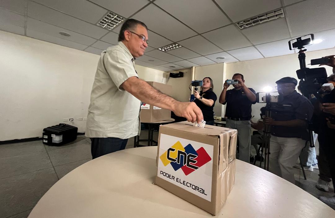 El candidato presidencial Enrique Márquez participó en el simulacro electoral