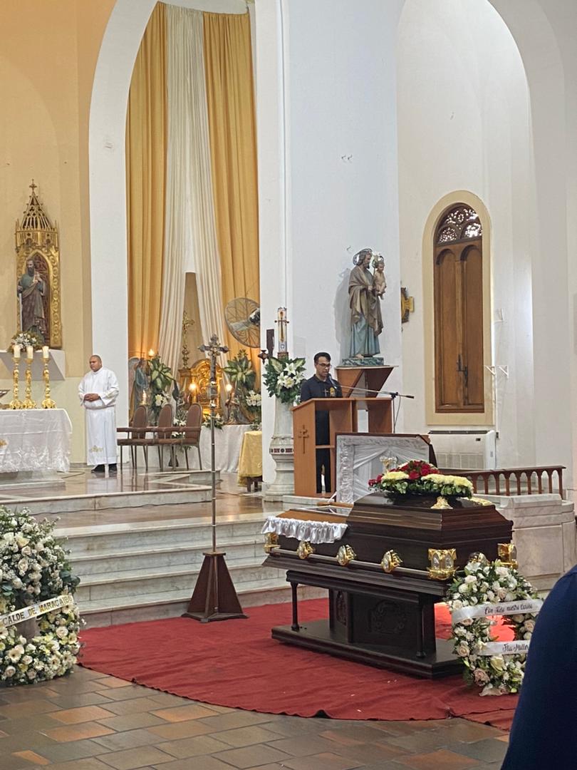 En capilla ardiente son velados los restos de monseñor Lückert en la Catedral de Maracaibo