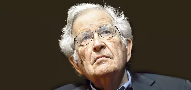 Medios internacionales reportaron la muerte del escritor y filósofo Noam Chomsky  y su familia lo desmintió