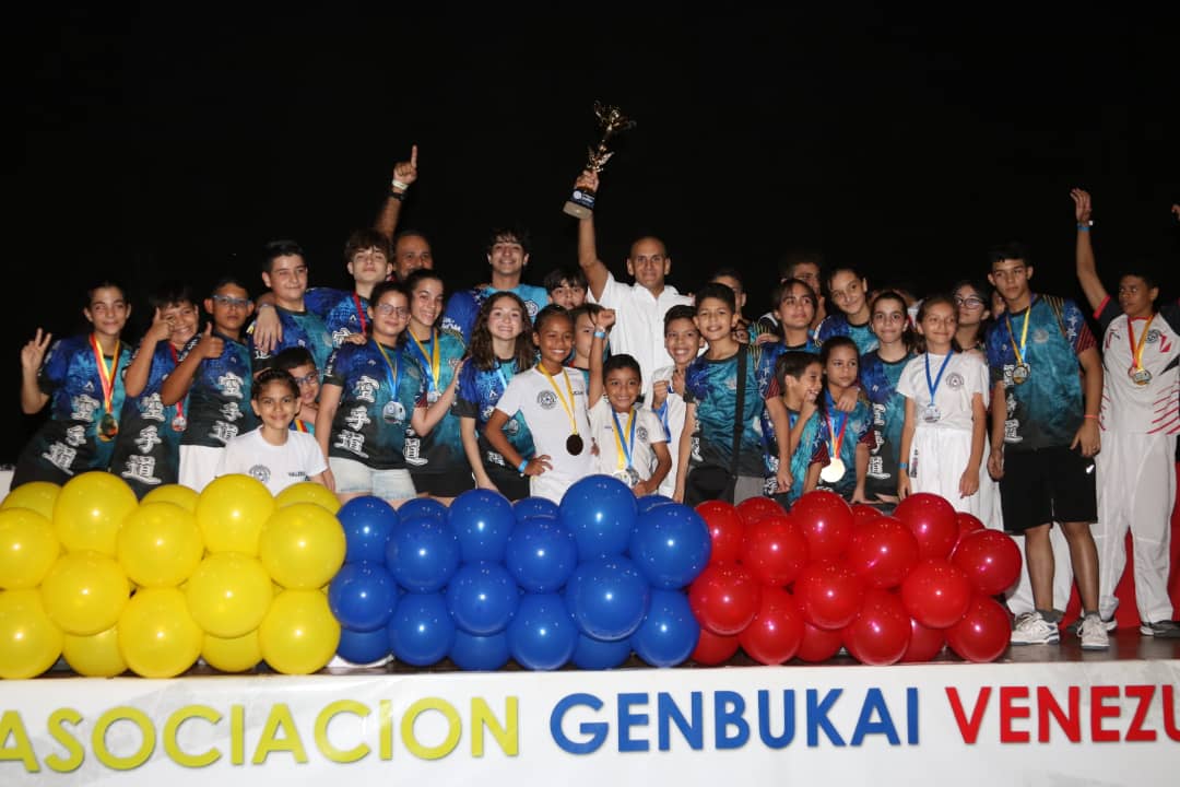 Team Genbukai se tituló campeón de Karate y Kobudo