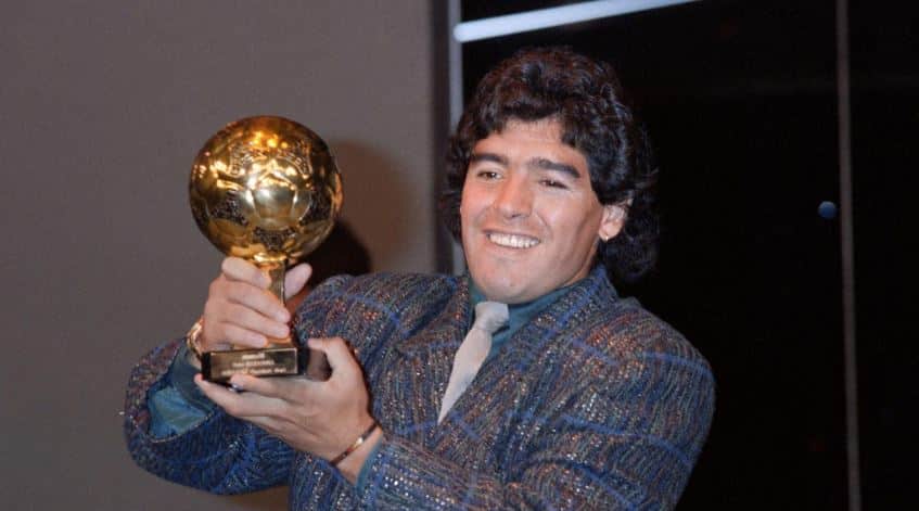 Justicia francesa prohibió la venta del Balón de Oro de Maradona