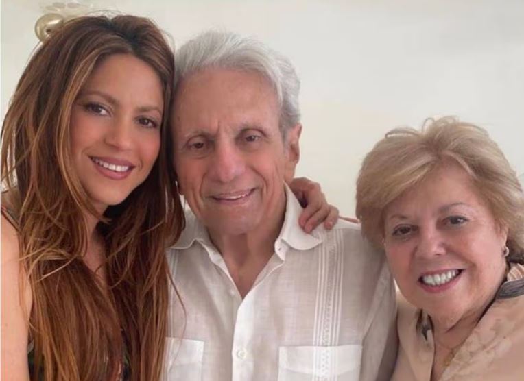 Papá de Shakira está en UCI con neumonía