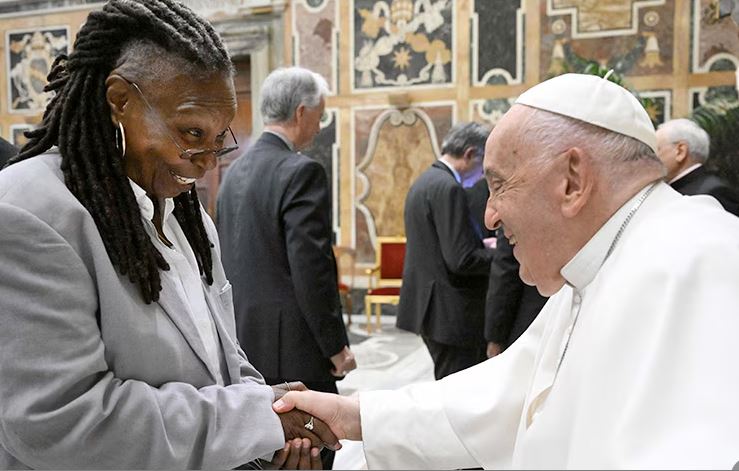 Las fotos del papa Francisco con cómicos del mundo