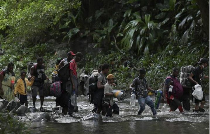 Zuliano pide ayuda tras ser abandonado por su hermano en la selva del Darién