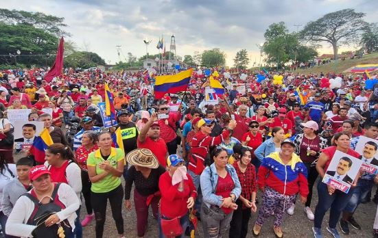 Baralt marchó en respaldo a Nicolás Maduro