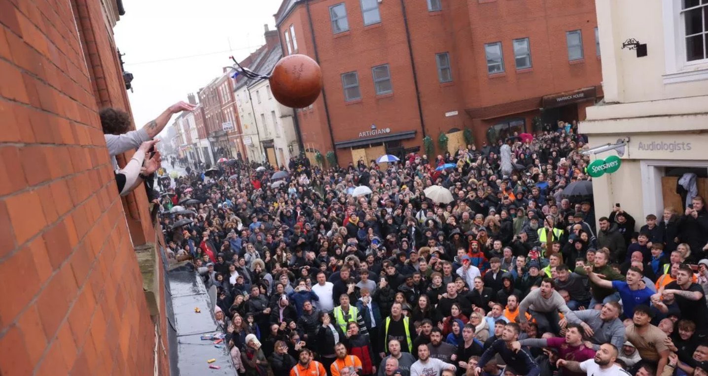 Juego de pelota de Atherstone: La única regla es no matar a nadie