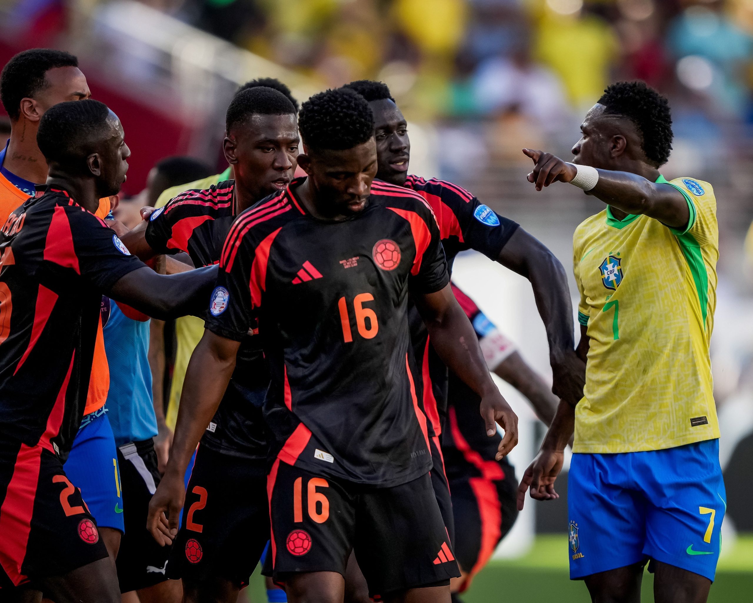 Colombia empata con Brasil y clasifica en el primer lugar de su grupo en la Copa América