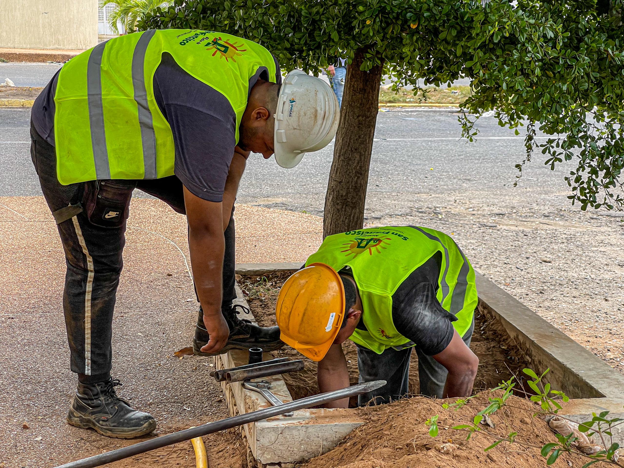 Vecinos de La Alhambra reciben distribución de gas luego de ocho años sin el servicio