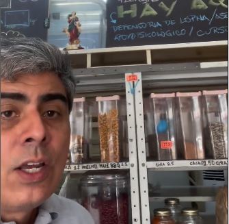 Exalcalde de Chacao, Emilio Graterón, ahora dirige una bodeguita de comida balanceada