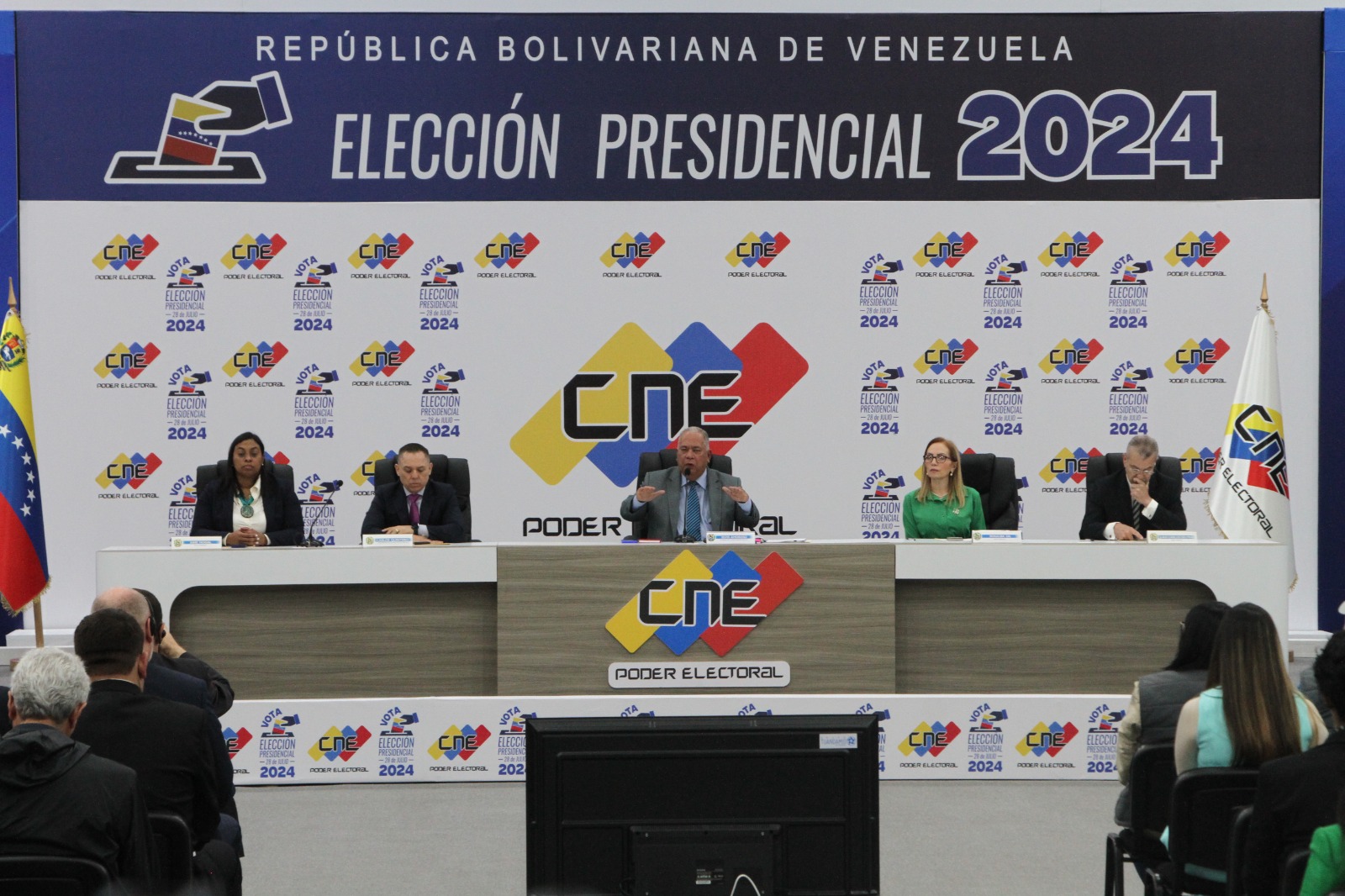 CNE: Hay un 95 % de las mesas constituidas en el país