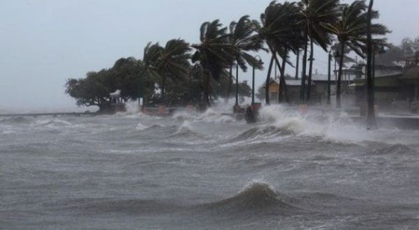 Beryl toca tierra como huracán sobre Yucatán y seguirá hacia Texas